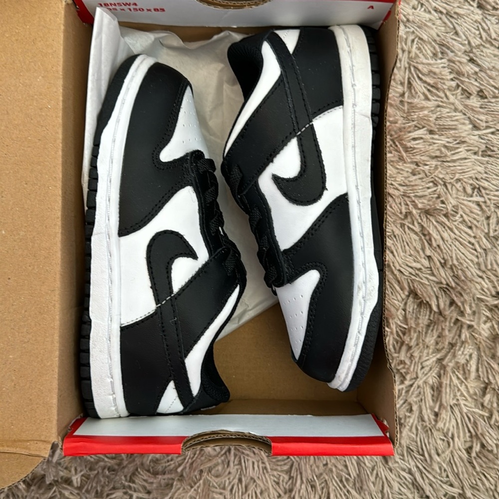 Nike Panda Dunks